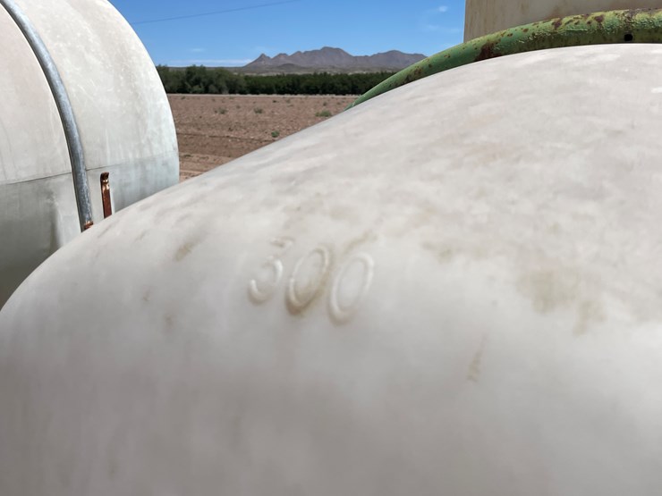 #9126-•-300-gallon-fertilizer-tank-image-7