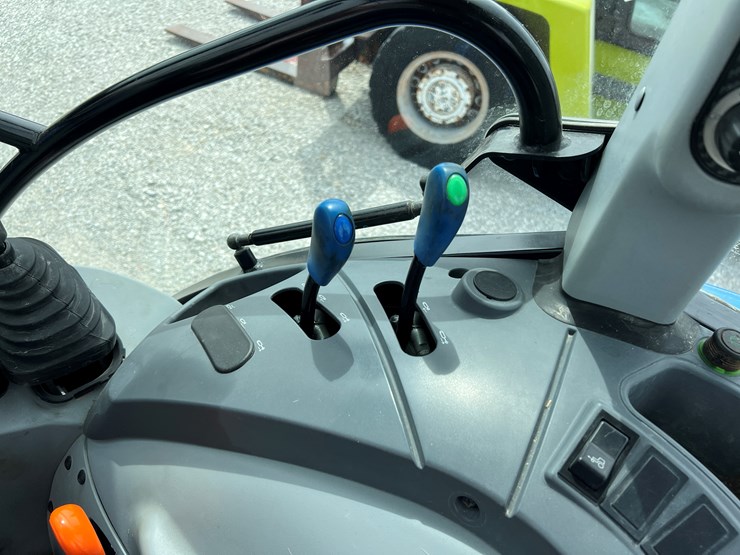 2015-new-holland-t4.75-image-11