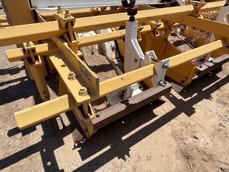 #9038-•-johnson-3-pt,-4-row-bed-shaper-image-23