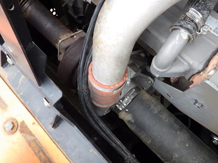 2015-hitachi-zx350lc-6n-image-29