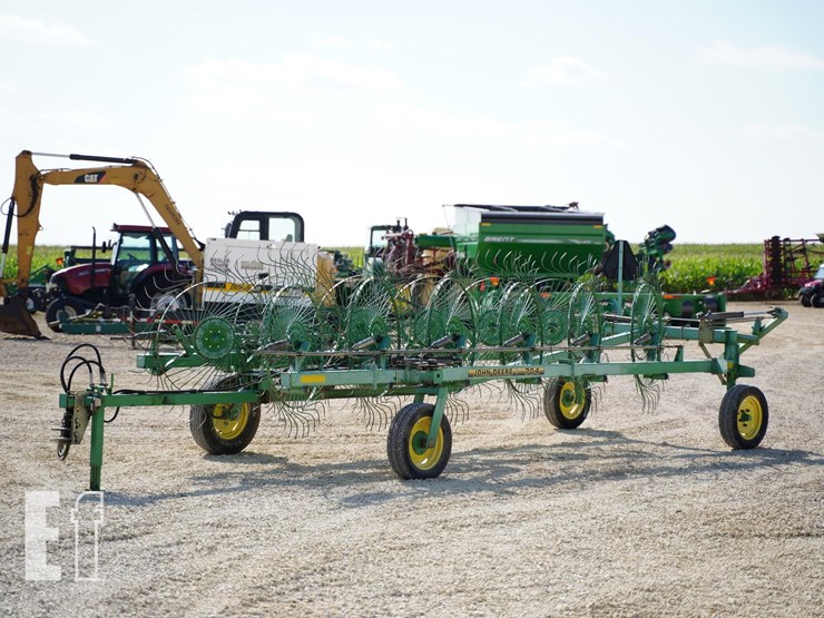 2001-john-deere-704-image-1