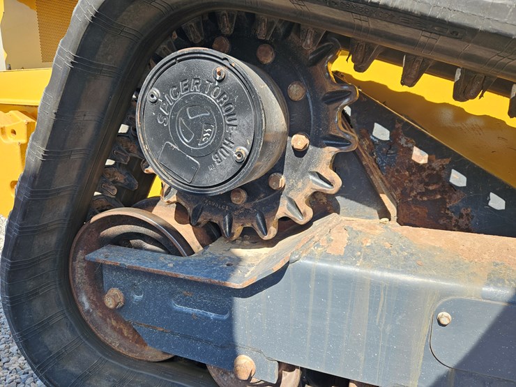 2022-deere-325g-image-15