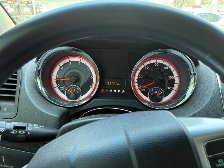 2017-dodge-grand-caravan-image-12