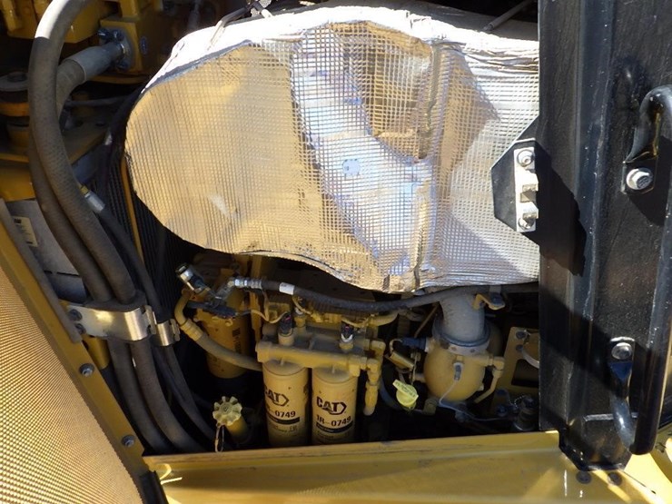 2019-caterpillar-d7e-lgp-image-32