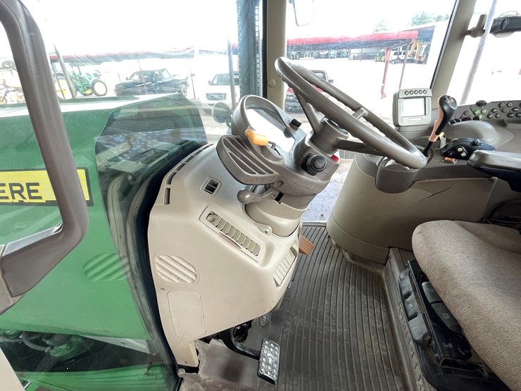 john-deere-7230-premium-image-52