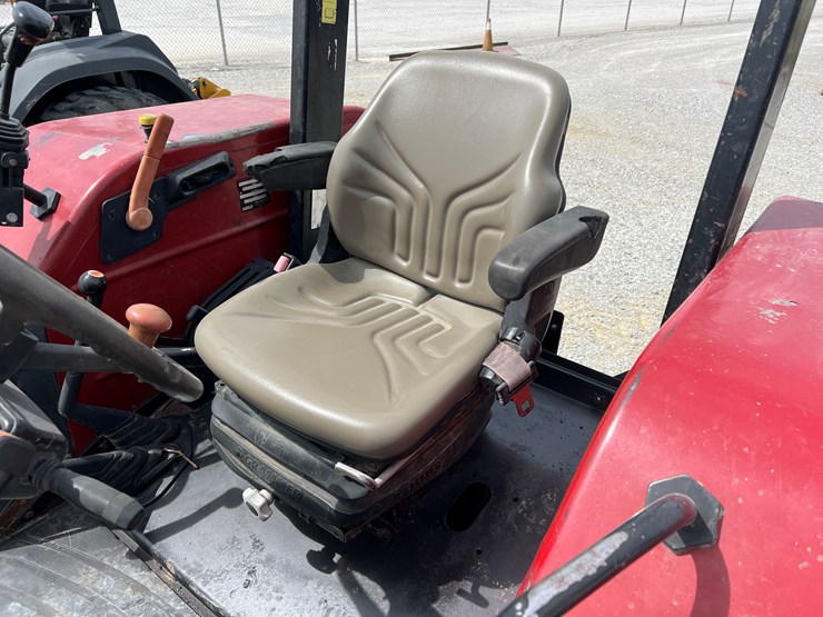 2011-case-ih-farmall-95u-image-11