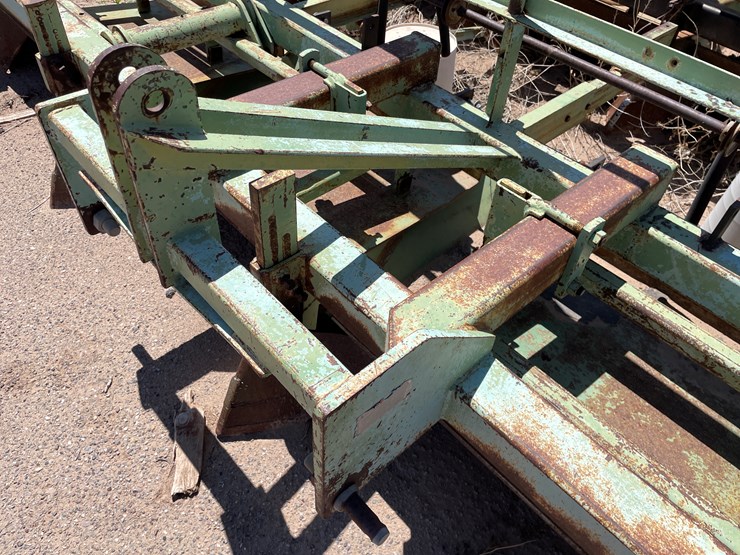 #9044-•-darbyshire-3-pt,-4-unit-bedding-unit-w/8-row-seed-units-image-16