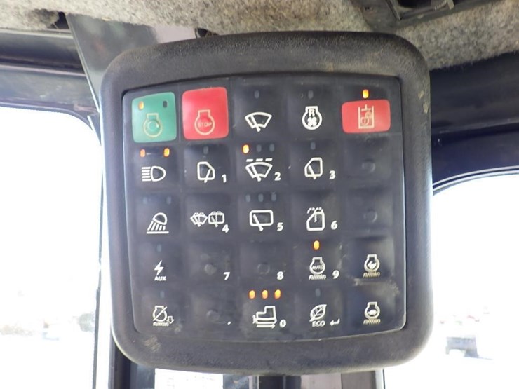 2021-deere-550k-image-38