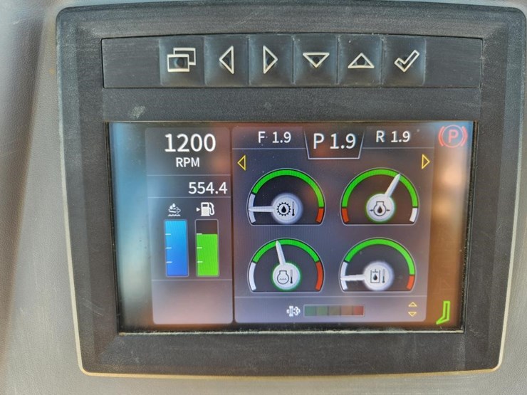 2023-deere-700l-image-45