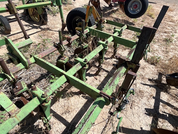 #9106-•-3-pt-field-cultivator,-4-row-custom-w/gallina-units-image-19