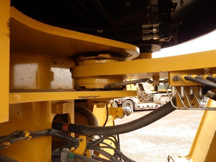 2022-caterpillar-980-image-28