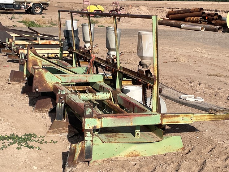#9042-•-darbyshire-3-pt-4-row-bedding-unit-w/8-row-seed-units-image-6