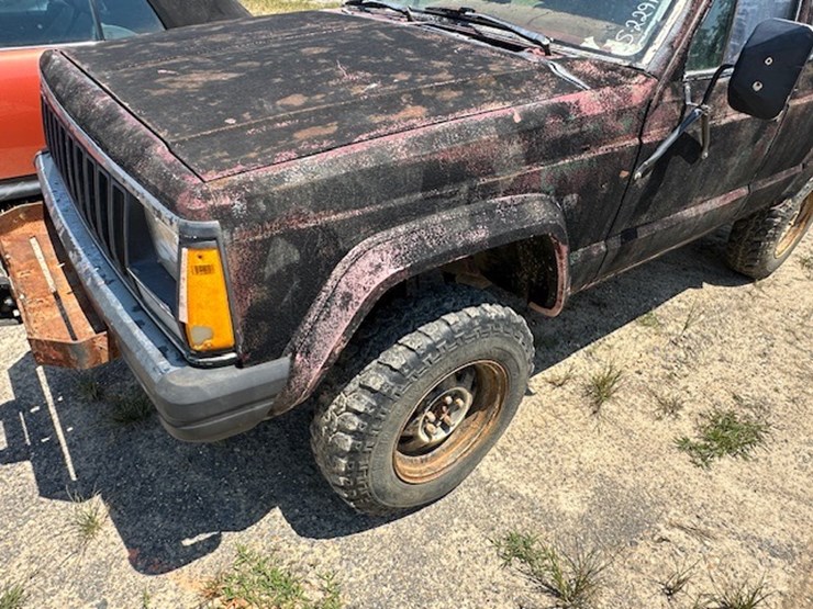 #22910-•-1984-jeep-image-15