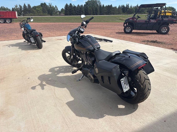 2016-harley-davidson-110-fxse-motorcycle-image-7