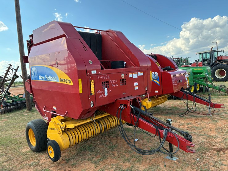 2008-new-holland-br7070-image-2
