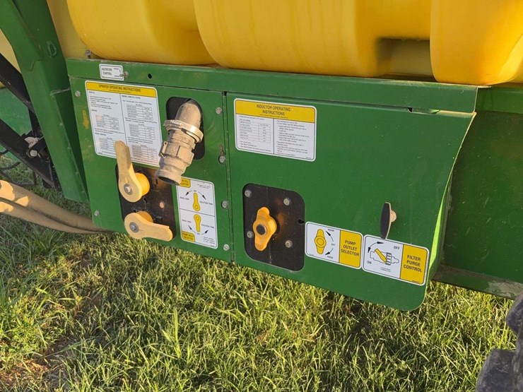 top-air-1200-sprayer,-90ft-boom,-monitor-control-box,-manual,-hydraulic-drive,-1200-gallon-tank,-used-this-spring,-20"-spacing,-320/90r46-tires-image-19