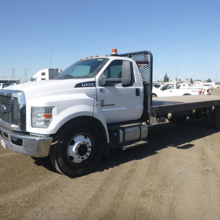 2017 FORD F650