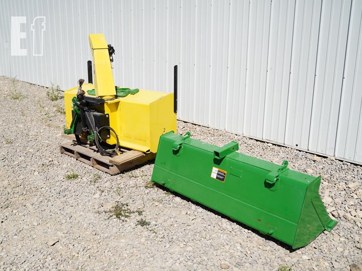2014-john-deere-3033r-image-38