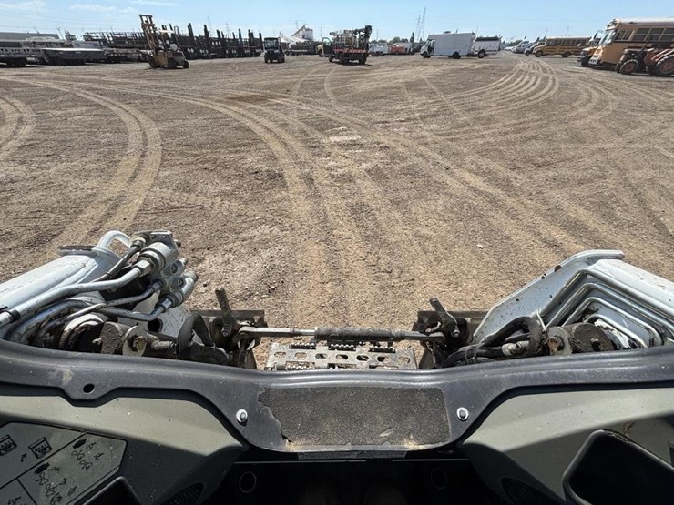 2022-bobcat-t450-image-19