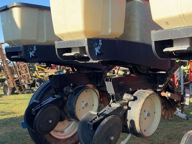 kinze-2600-image-10