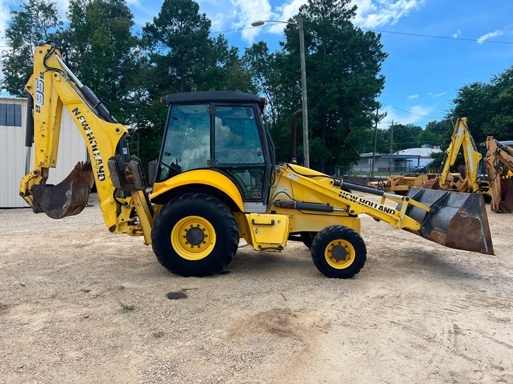 2011 NEW HOLLAND B95B