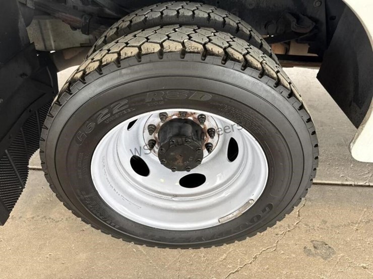 2008-ford-f550-image-8