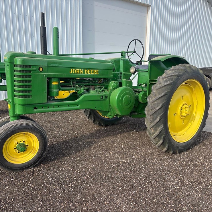1949 JOHN DEERE B