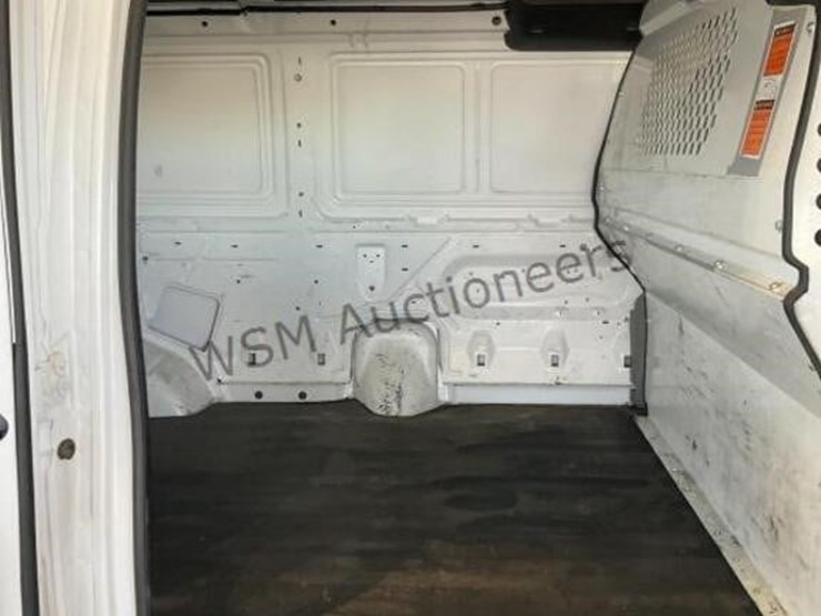 2012-ford-cargo-image-8