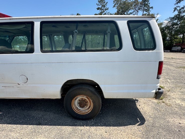 2007-ford-e350-image-13