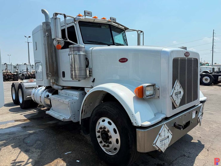 2013-peterbilt-367-image-2