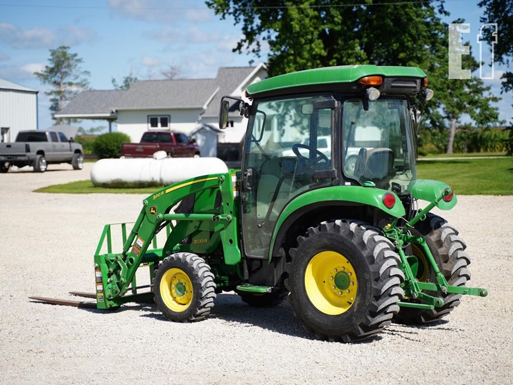 2014-john-deere-3033r-image-8
