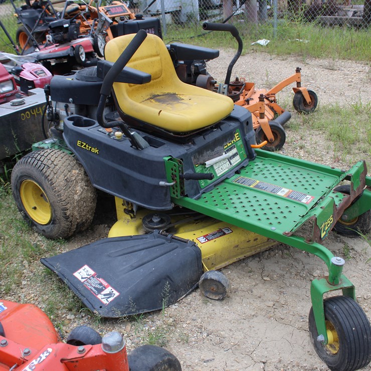 JOHN DEERE Z255