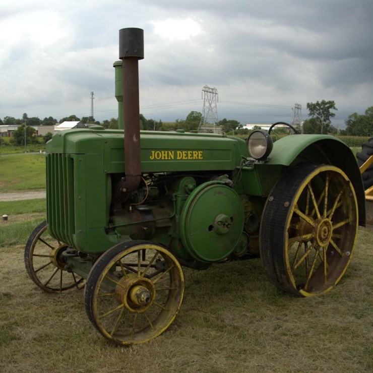 JOHN DEERE D