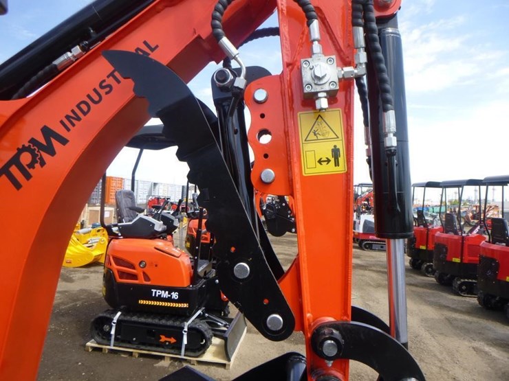 2025-tpm-16-hydraulic-excavator-image-10