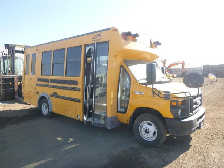 2009-ford-e450-image-2