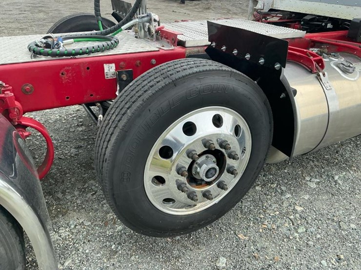 #502-•-2004-peterbilt-truck-image-32