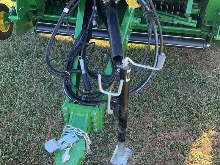 2020-john-deere-560m-image-7
