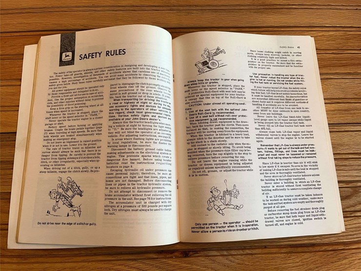 john-deere-3020-tractor-operator's-manual-image-7