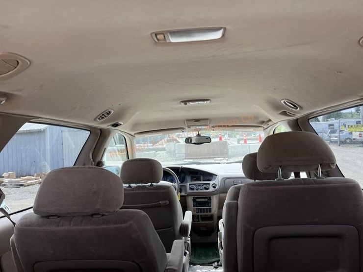 2002-toyota-sienna-le-image-19