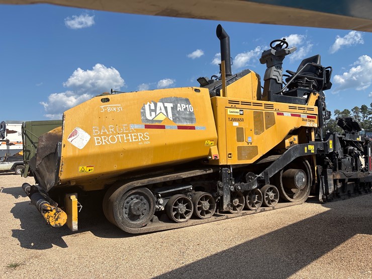 2017-caterpillar-ap-1055f-image-3
