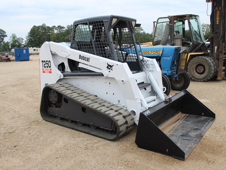 bobcat-t250-image-2