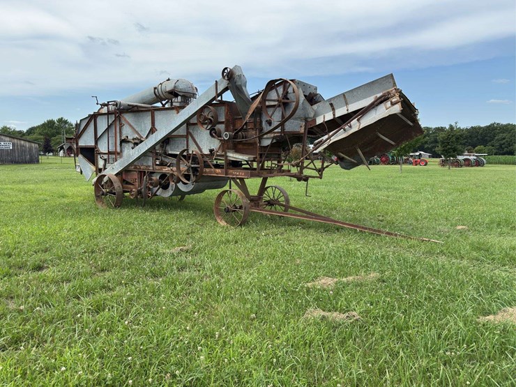 baker-threshing-machine-image-3