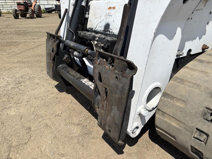 2017-bobcat-t770-image-9