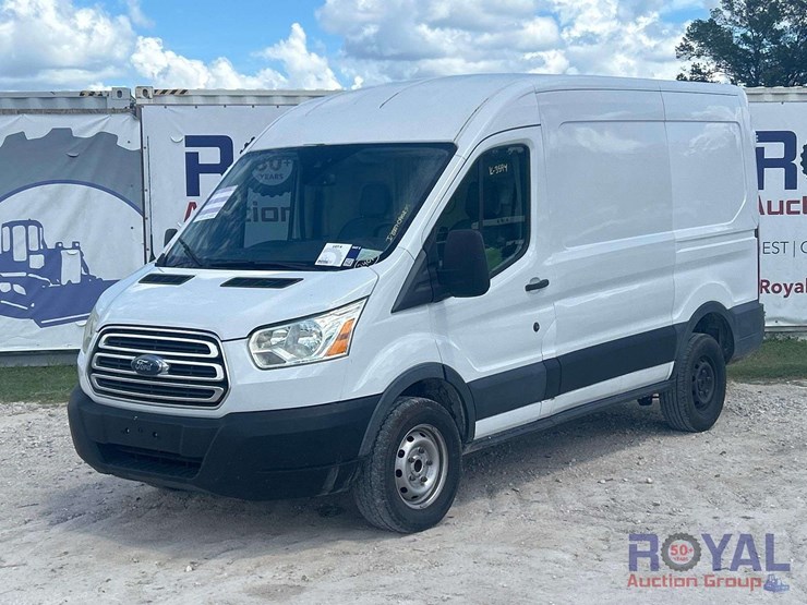 2015-ford-transit-image-1