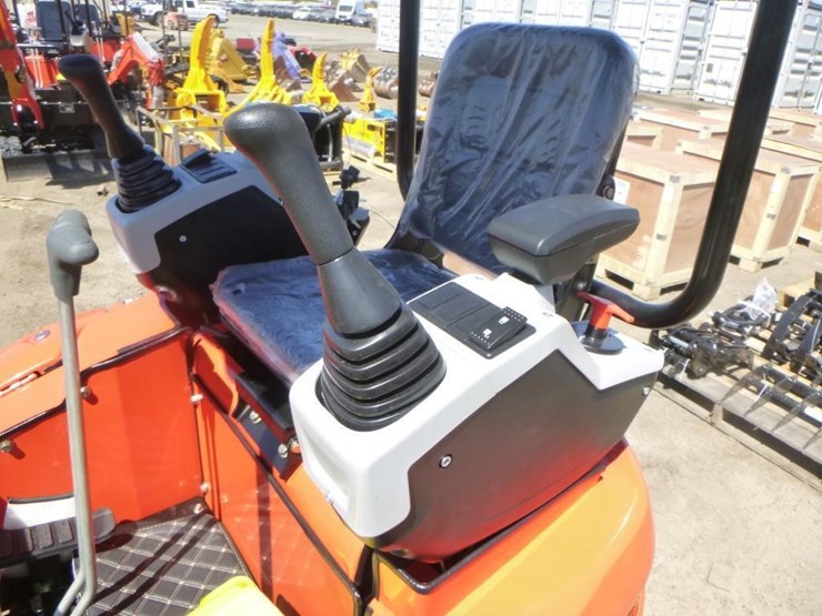 2025-tpm-16-hydraulic-excavator-image-21