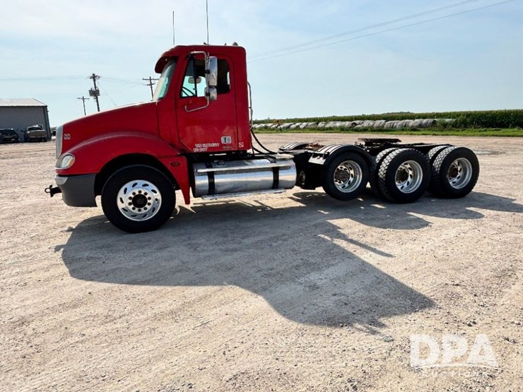 2006-freightliner-columbia-day-cab-truck-(gp11331,-unit-88)-image-14