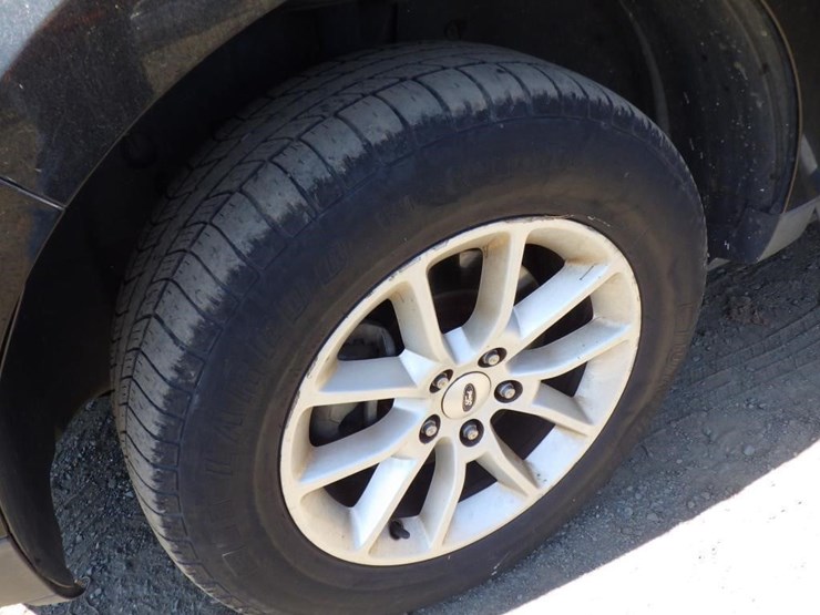 2013-ford-edge-image-13