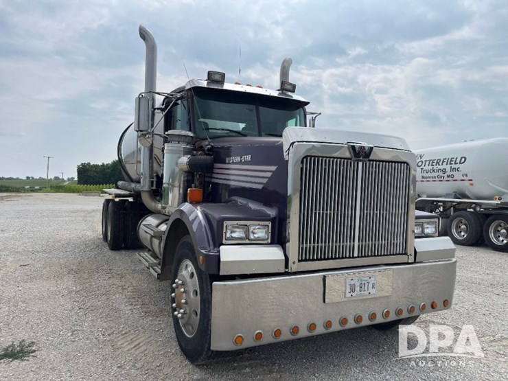 1996-western-star-model-496f-liquid-nurse-truck-(jn2748,-unit-40582)-image-4