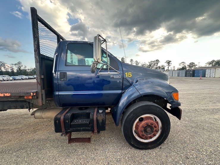 2000-ford-f650-image-24