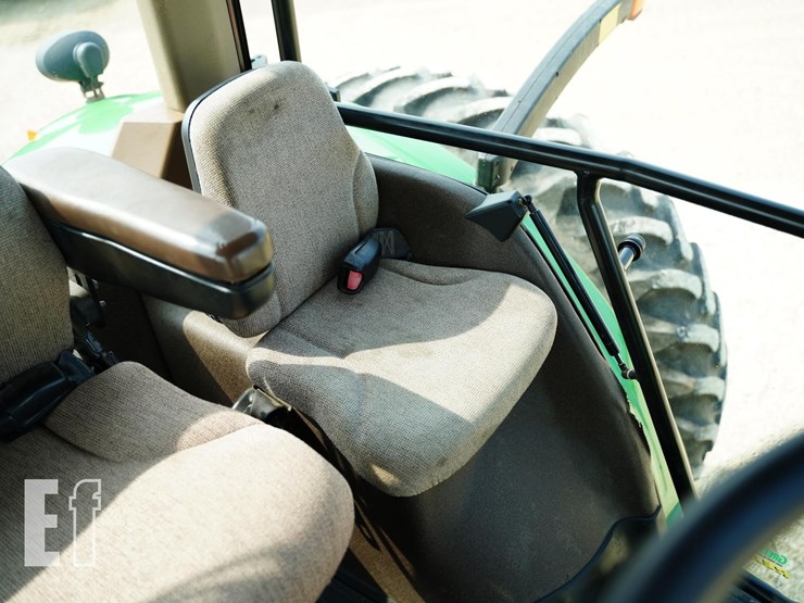 2009-john-deere-8330-image-39